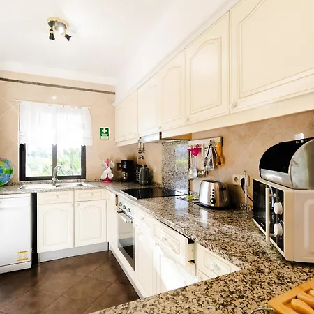 Дом отдыха Acolhedora 371, 3 Quartos, Balaia Golf Village